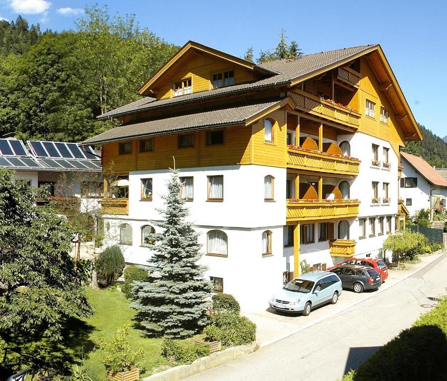 Familienhotel Steindl Millstatt Exterior photo